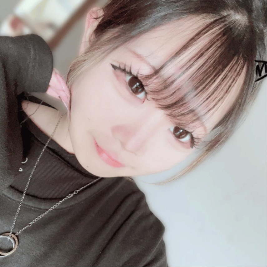 杉山ひな